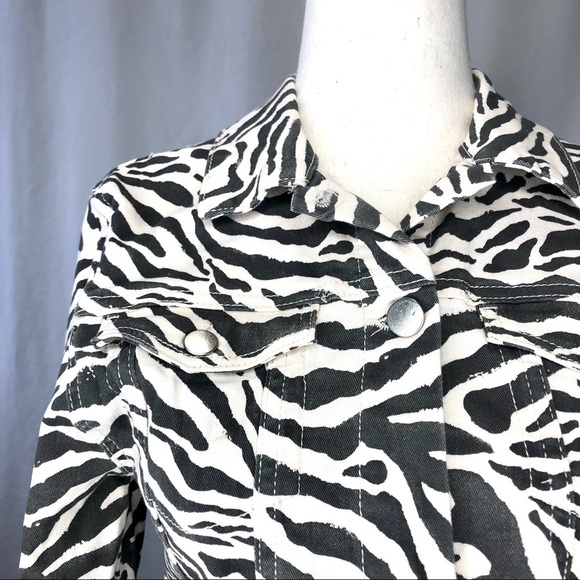 Karolina Kijak for H&M zebra print denim jacket off-white dark grey 13-14Y - Picture 2 of 8